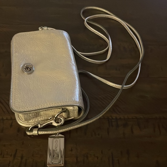 Crossbody like new coach bag - Picture 4 of 9